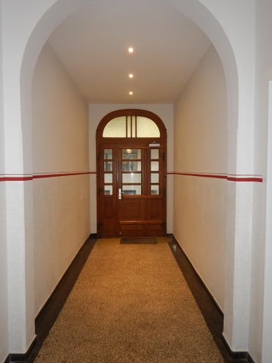 Do wynajęcia piękne 3-pokojowe mieszkanie w centralnej lokalizacji – Hausflur