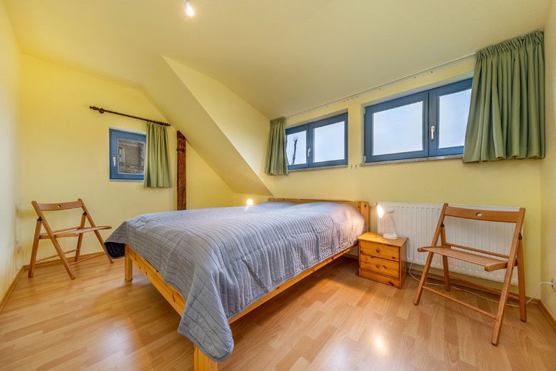 Ferieninvestment + Lebensperspektive + Land auf Rügen – Schlafzimmer 1 Haus Bug