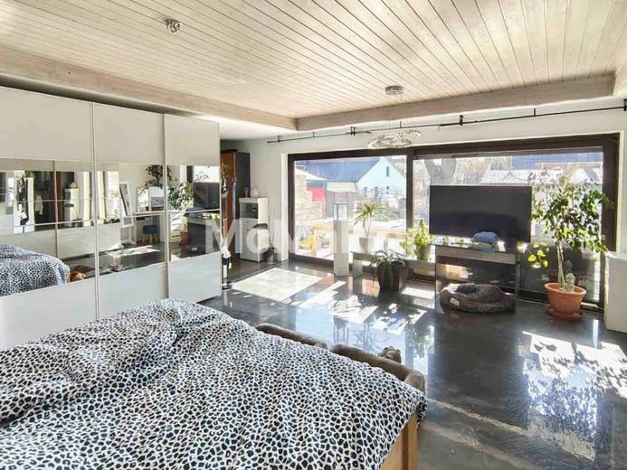 Stilvoll modernisiert & einzigartiger Garten mit Badeteich auf 1.040 m² Grundstück – फोटो 1
