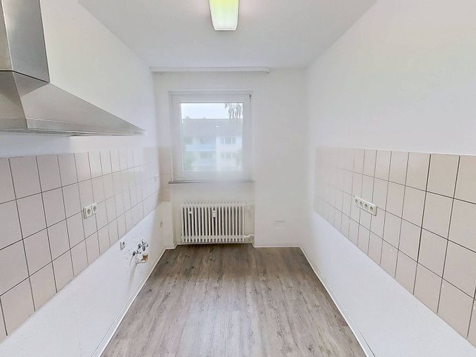 Ampio appartamento di 3 locali con BALCONE e molto comfort a Paderborn-Sennelager – Ansicht I: Küche