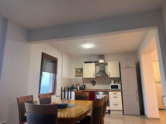 Esszimmer mit Küche