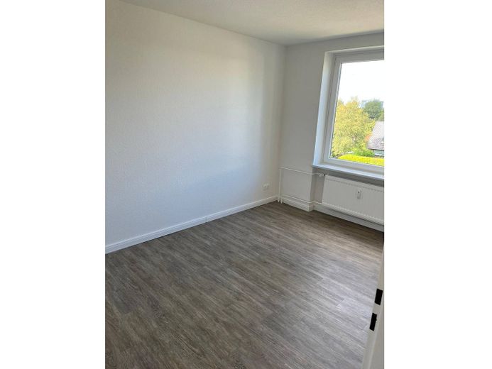 Moderne 3-Zimmer-Wohnung mit BALKON und EINBAUKÜCHE – Schlafzimmer II