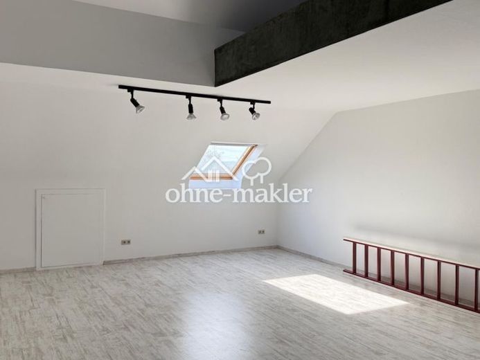 Sessiz bir konumda aydınlık 64m² stüdyo/ofis – Fotoğraf 1