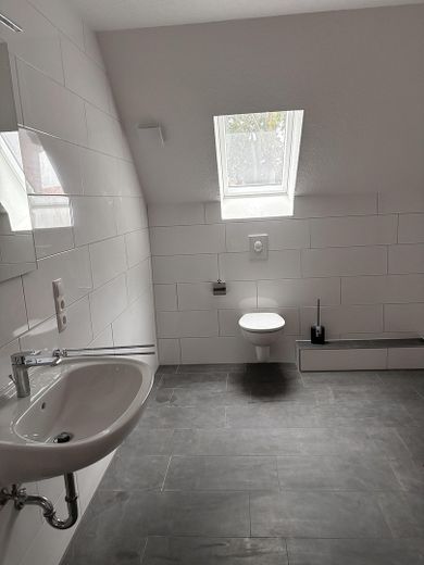 Schöne große OG-Wohnung im KFW40-Plus Haus zu vermieten! – Foto 18