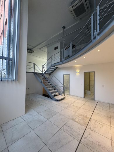 Atelier Wohnung / Gewerbe EG & 3 Wohnungen 2.OG nähe HBF mit Keller und TG STP – Atelier Souterrain EG