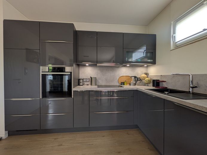 Modernized detached house with large garden – Foto 8