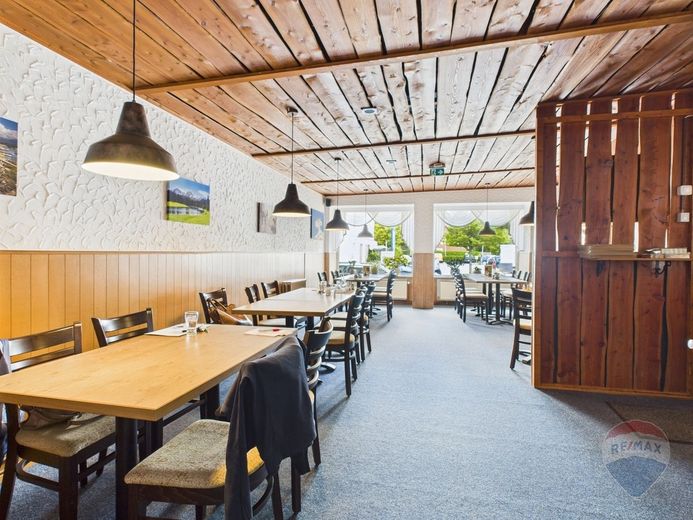 Provisionsfreies Wohn- und Geschäftshaus – EG Gastro rechts 1