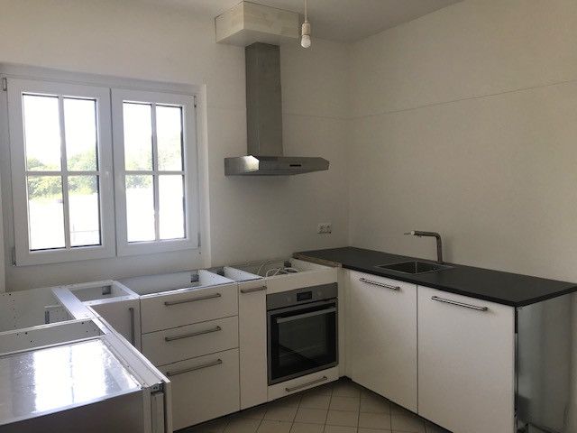Attraktive 3-Zi.-Wohnung KDB mit Balkon zu vermieten – Küche, Verm. ohne Einbauküche