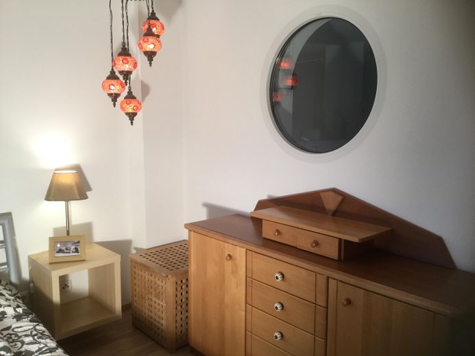 Commission-free 4-room apt., heating NEW, roof 2018 NEW! Parquet, high-quality fittings! – Schlafzimmer 1