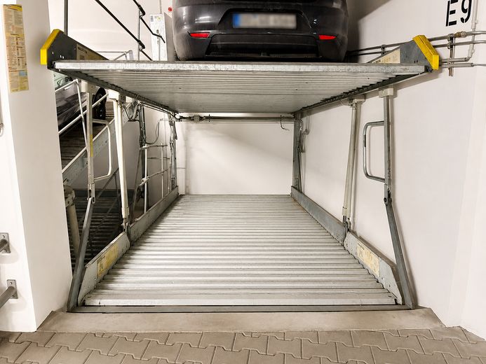 Disponible de inmediato. Plazas de aparcamiento subterráneo en el complejo residencial Reick. Schroeterstraße / Herschelstraße – Doppelparksystem unten