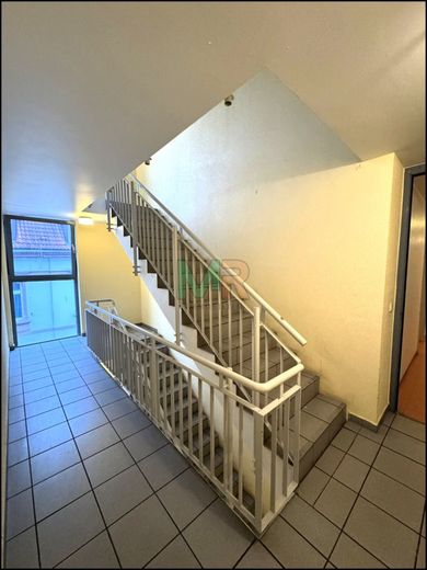 1-Zimmer-Wohnung inkl. TG-Stellplatz in Neckarstadt – Treppenhaus, 1