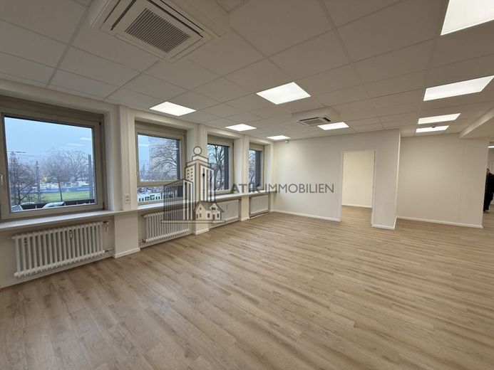 ATIK: Exklusive Bürofläche in der Fressgasse mit Wasserturm-Panorama über der Deutschen Bank – Innenansicht