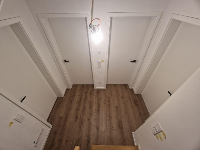 Erstbezug in Zepernick – Provisionsfreie KfW-40-EE Stadtvilla auf über 1.000 m² Grundstück – KG Flur Gast, Hobby, Büro, HWR