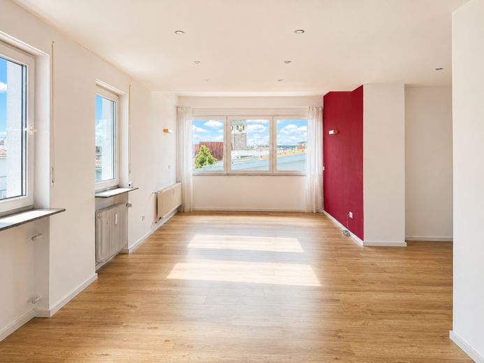 Helle großzügige 4,5-Zimmerwohnung mit Einbauküche in Ortsmitte von Filderstadt-Bernhausen! – Foto 1