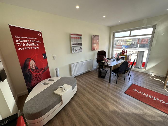 Kapitalanlage: Vodafone Shop in Amberg mit 7,7% Rendite in Top Lage langfristig vermietet – Vodafone Shop Innen m. Fenster