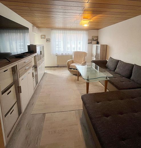 Wohnzimmer, links Balkon