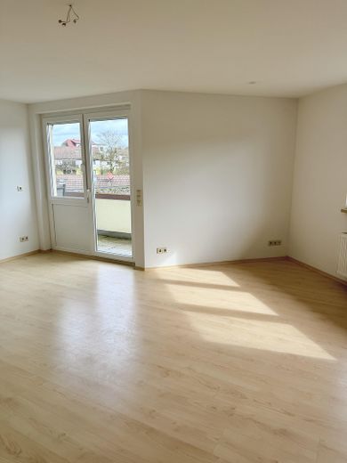 Helle Wohnung in ruhiger Lage mit Balkon – Zugang zum Balkon