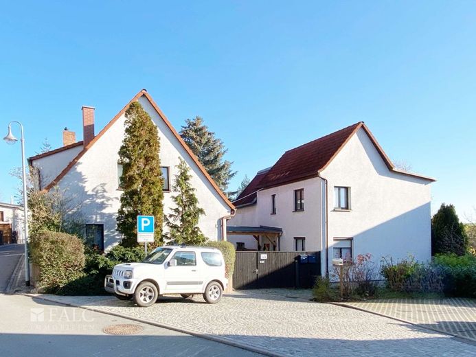 Ruhiges Familienidyll und viel Platz. Zwei wirtschaftlich getrennte Häuser+ Garten zum Einheitspreis – Objektansicht