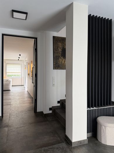 Modernisiertes Reihenendhaus in unverbaubarer Feldrandlage – provisionsfrei – Flur / Eingangsbereich