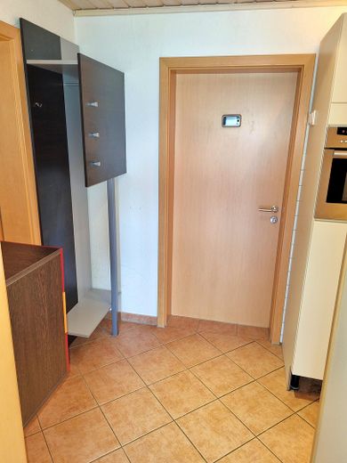 Hohe Mietrendite oder sofort selber einziehen! Exklusive sonnige 2-Zi-Wohnung mit Balkon in Weiler – Flur - Eingang, Gardarobe
