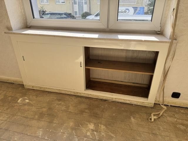 2 locali con balcone a Karlsruhe-Mühlburg – Ideale per inquilini con abilità manuali – Unterschrank Fenster