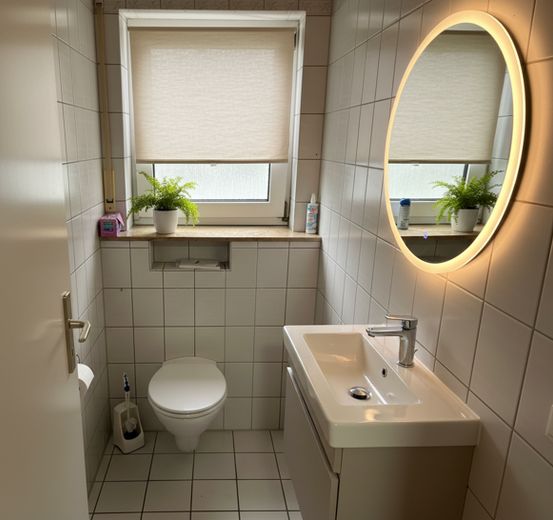 Gartenwohnung, wohnen fast wie im eigenen Haus - komplett renoviert – Bild ist mit KI erstellt.