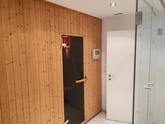 Kronberg’in en iyi konumu, sakin + aydınlık, 6 oda, 3 teras, ankastre mutfak, klima, sauna, FIS otobüs durağı – Saune
