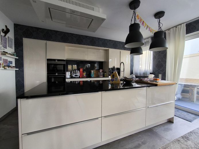 Küche mit Kochinsel