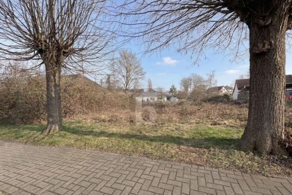 TOP LAGE, VIELE MÖGLICHKEITEN
