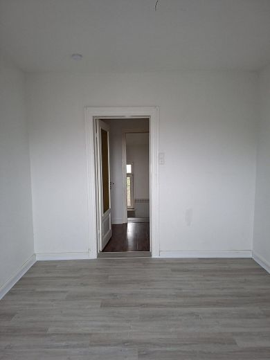 Blick Arbeitszimmer bis Flur