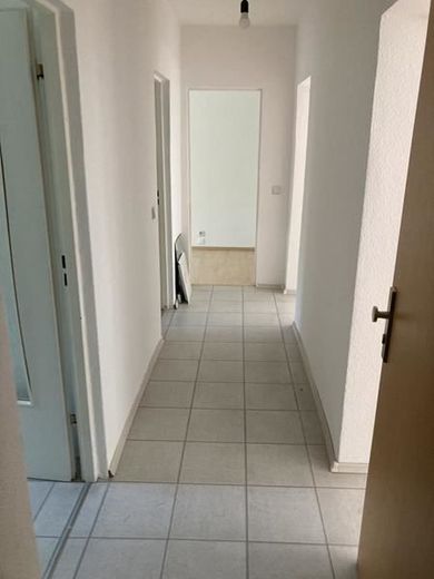 Gemütliche 3-Zimmer mit neuem Laminat, Wanne und Garage in guter Lage! – Musterfoto grundrissgleiche WE im Nachbarhaus