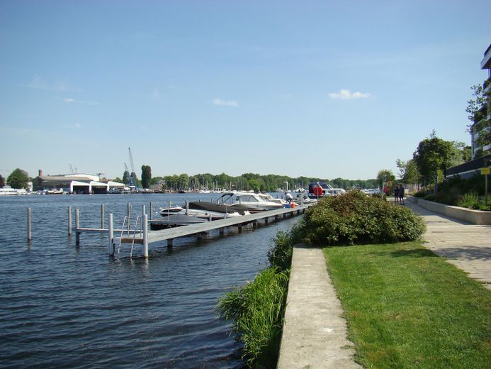 Investimento perfetto: appartamento di 2 locali - con vista sull’acqua e senza provvigione – 600 m langer Uferweg