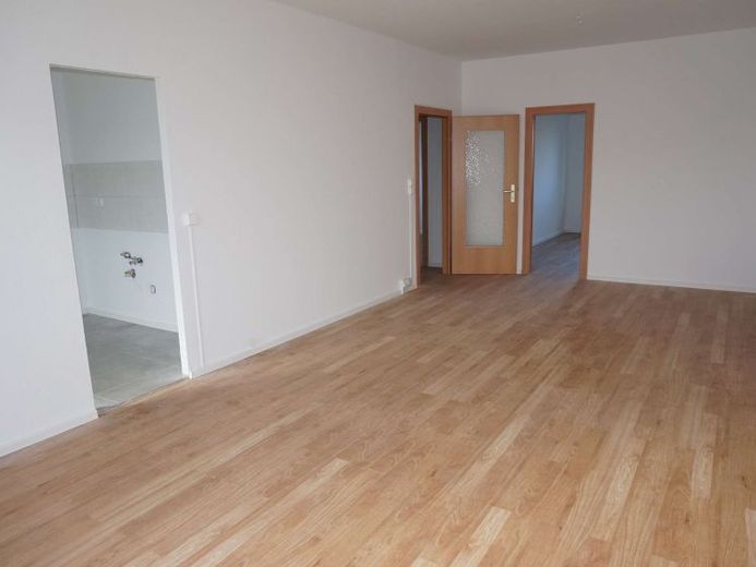 EBK mögl. ! 3. OG - Südbalkon - gut geschnittene Räume - u.v.m. – Foto 1