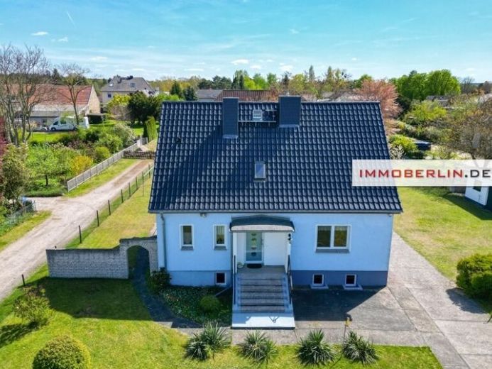 IMMOBERLIN.DE - Sympathisches Einfamilienhaus mit Einliegerwohnung & Südgarten in Havelnähe – Foto 1