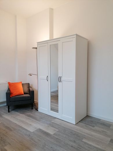 NIET GESCHIKT VOOR GEZINNEN! WG-kamer op toplocatie nabij Keulen in het centrum van Leverkusen-Opladen, eerste bewoning – Foto 4