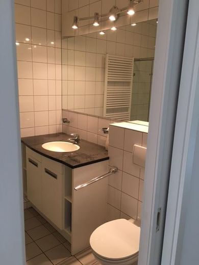 72 qm - Fürstenbergerstr. 168, 60323 Frankfurt mit Concierge – Bad
