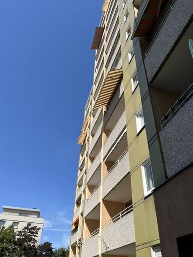 Inwestycja kapitałowa blisko centrum Brunszwiku – 3 pokoje, ok. 90 m², balkon i miejsce garażowe – Seitenansicht