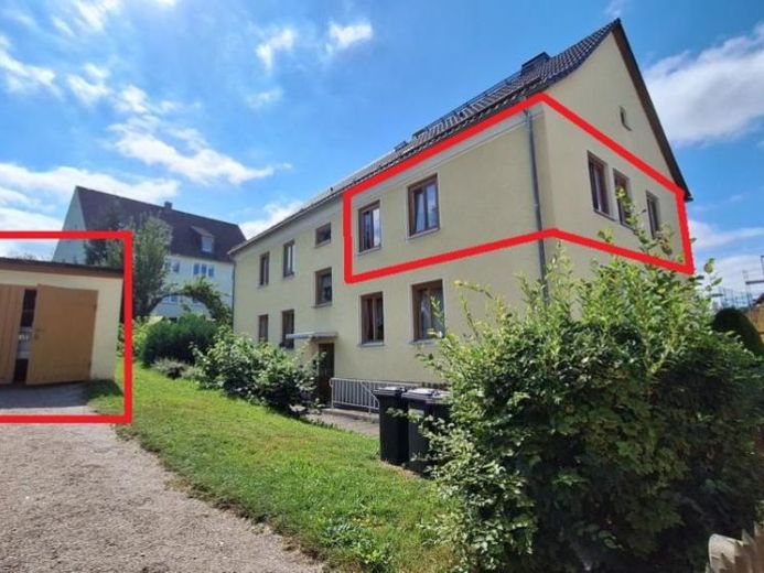 Świeżo wyremontowane mieszkanie 3-pokojowe w Lengenfeld – z garażem, ogrodem, piwnicą i komórką na poddaszu – Zdjęcie 1