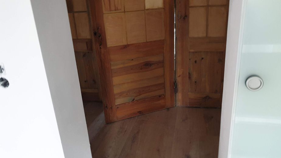 Attraktive, sanierte 75 m² Wohnung (Zweitbezug) mit Tageslichtbad und offener Wohnküche in Köthen – Flur