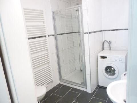 Zadbany dom dwurodzinny w Bingen-Stadt z wewnętrznym dziedzińcem i garażem – Zdjęcie 16