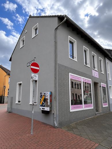 Edificio plurifamiliare / edificio residenziale-commerciale nel centro di Dülken – Frontansicht