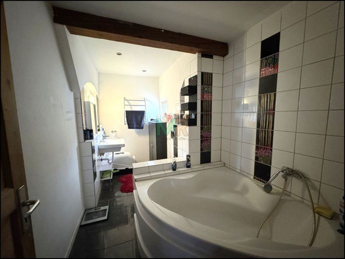 Hatzenbühl'de Potansiyelli çok daireli ev - yatırım objesi – WE Nr. 6, Badezimmer