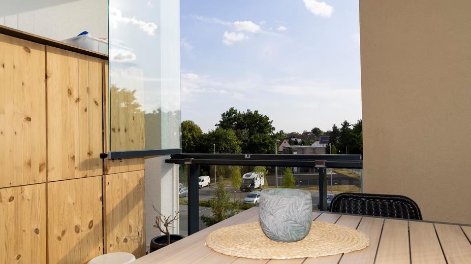 4-Zimmer-Wohnung mit XXL Loggia in Bestlage von Friedrichsdorf BJ 2023 – Loggia offene Verglasung