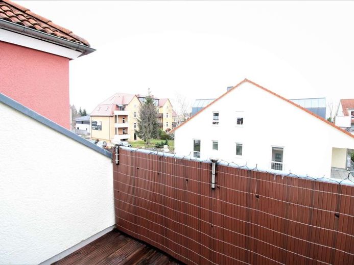 Wohnen auf zwei Etagen – 4-Zimmer-Traumwohnung mit Balkon und Stellplatz – Foto 1