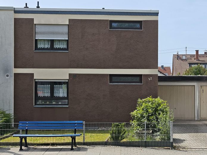 DHH mit großem Grundstück – Haus Ostseite