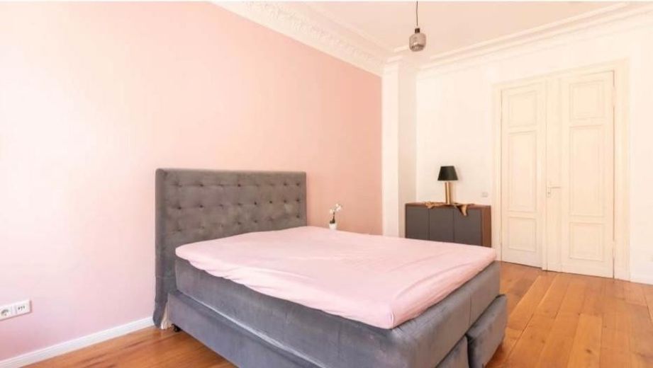 Mitte, trafiğe kapalı, tarihi eser, balkon, Enerji Kimlik Belgesi "C" – Schlafzimmer