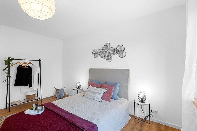 Sofort einziehen! Helle, renovierte Wohnung in toller Lage von Straubing – Schlafzimmer