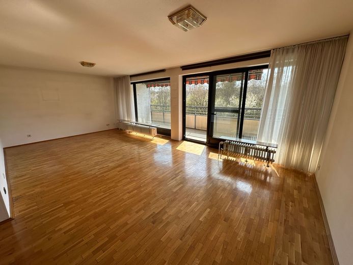 Großzügig - Attraktiv - Balkon - viel Platz - tolles miteinander ! – Wohnbereich