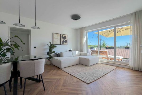 Lichtdurchflutete, kernsanierte 2-Zimmer-Wohnung in Alfter mit Balkon, Weitblick & TG-Stellplatz