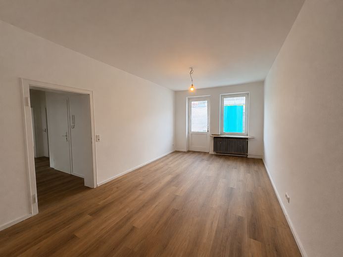 Renovierte 3-4 Zimmerwohnung in der Fußgängerzone! Provisionsfrei! – Schlafzimmer
